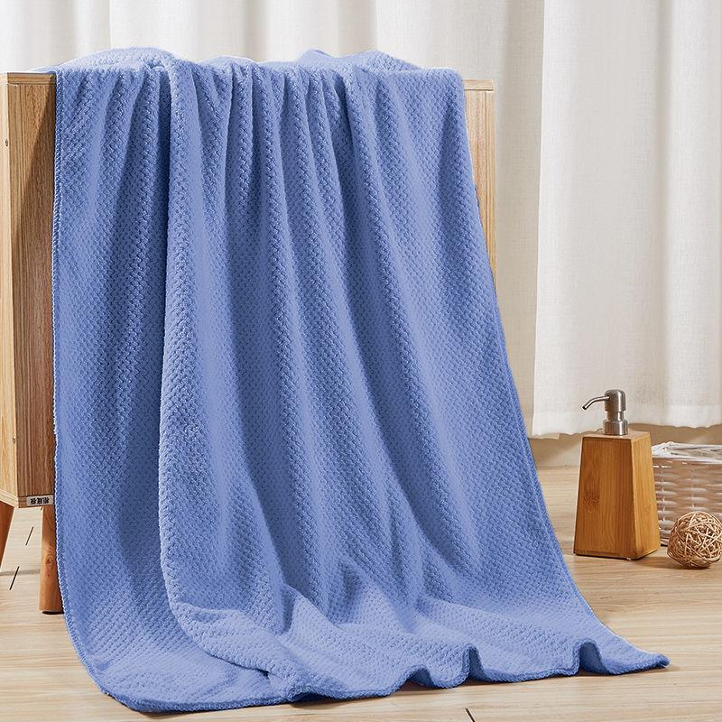 Oversized Bath Towels for Adult Men and Women Are More Absorbent Than Cotton Towels and The Fabric Is Softer and Cute