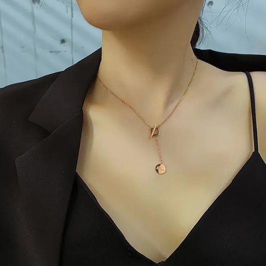 Round Card Buckle Chain Necklace Feminine Clavicle Chain Tide Sweater Chain Necklace for Girlfriend Round Pendant Necklace Exquisite Jewelry