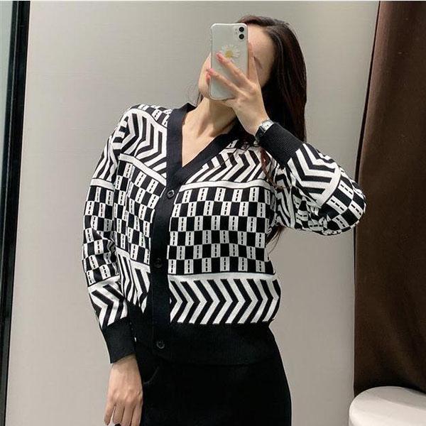 Autumn and Winter Retro Plaid Knitted Jacket Women Loose and Versatile Short College Style Outer Sweater