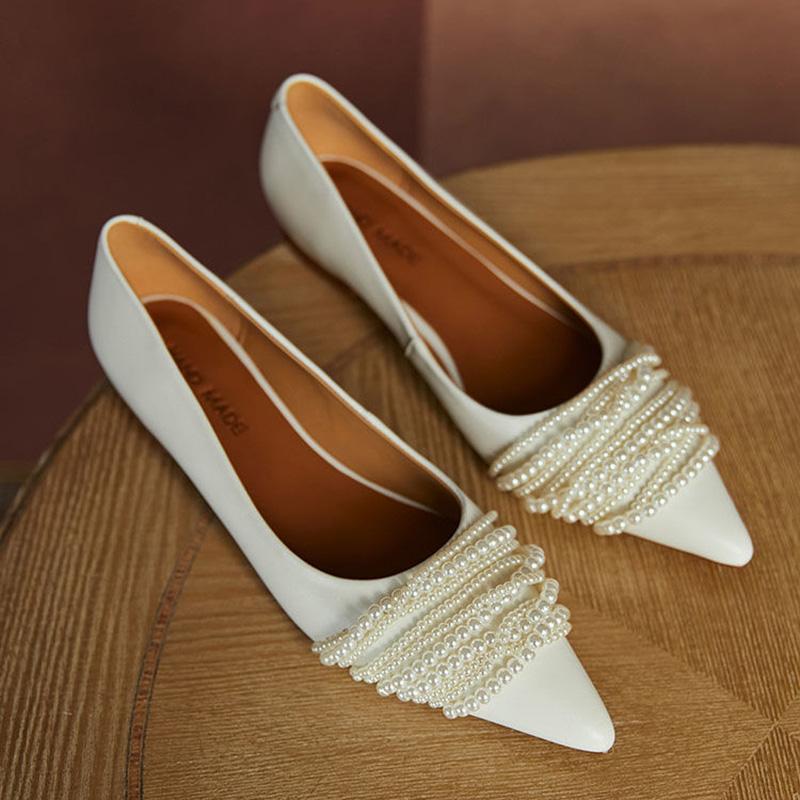 Low Heel Pointed Pearl Single Shoes Women Shallow Mouth All-match Bridal Shoes Flat Wedding Shoes French Retro Bridesmaid Shoes