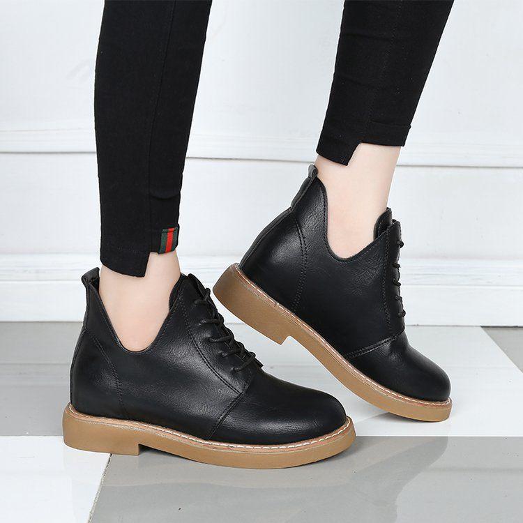 Pair of Women Shoes Lace Martin Boots Women's Boots 2019 Autumn Shoes Ladies Single Shoes Sneakers