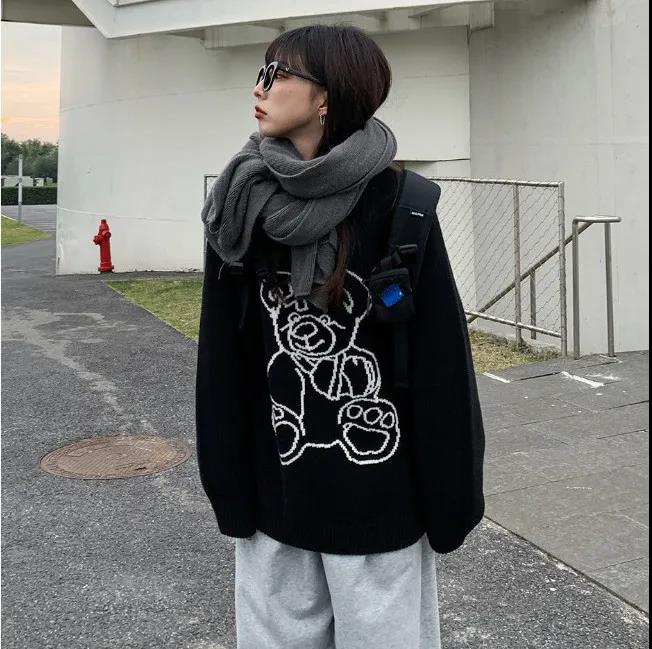 Women's Street Retro Round Neck Bear Jacquard Sweater Loose Casual Plus Size Knit Sweater