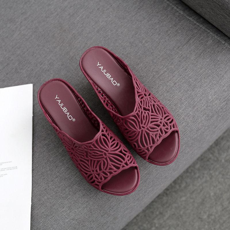 Summer Ladies Crystal Thick Bottom Wedges Plastic Sandals Jelly High-heeled Crystal Fashion Mother Non-slip Sandals One Size Smaller