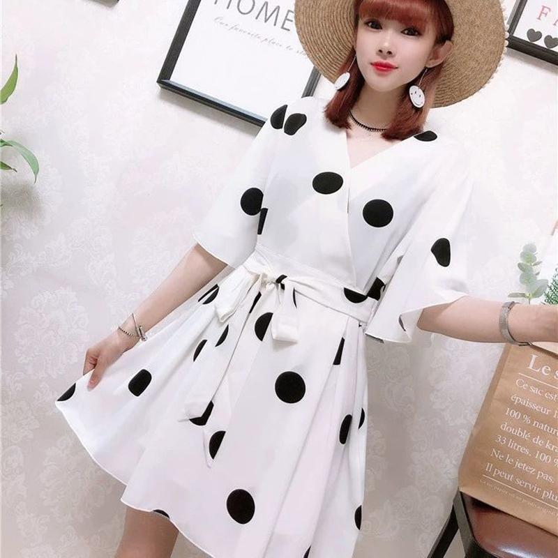 Floral Two-piece Women's Dress Shorts Suit Women's Chiffon Dress Fabric Light and Breathable V-neck Short-sleeved Top Loose Shorts