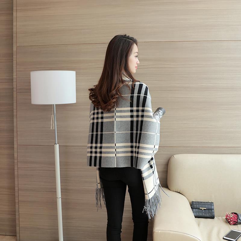 Autumn and Winter Knitted Bat Shirt Fashion Plaid Loose Cardigan Long Sleeve Sweater Women