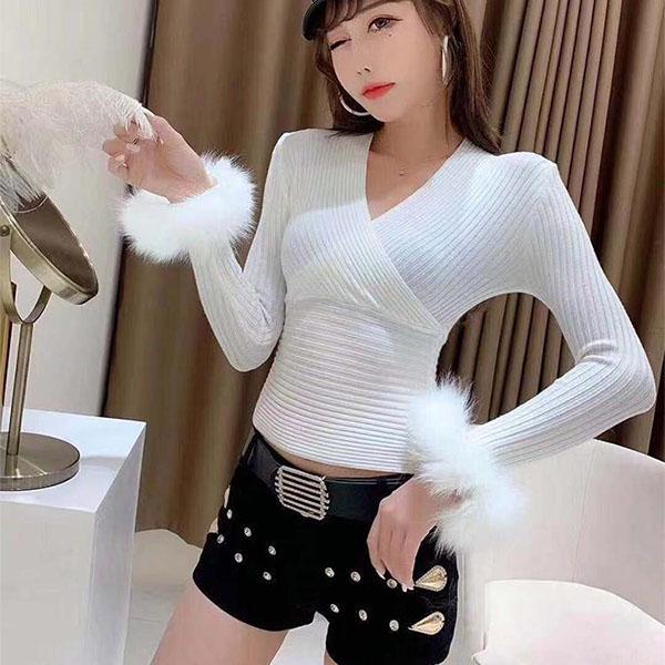 V-neck Women's Blouse Slim-fit Plush Long-sleeved Tight-fitting Bottoming Shirt Short Pullover Winter