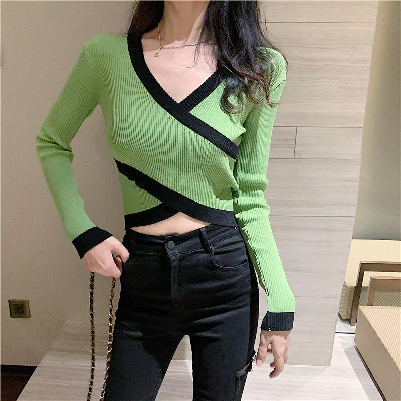 Long-sleeved V-neck Slim-fit Knit Sweater, Short All-match Retro Jacket, Spring and Autumn Striped Fashion Jacket