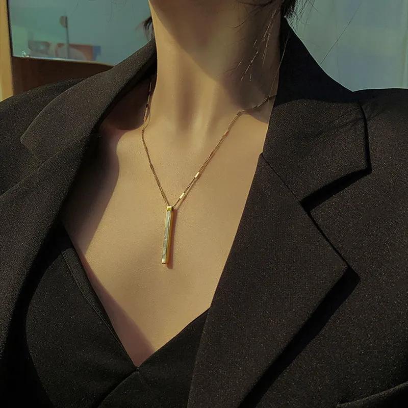 Exquisite Shell Pendant Necklace Titanium Steel Necklace Ladies' Clavicle Chain Golden Necklace Personalized Ornaments Jewelry Mom Daughter Gifts