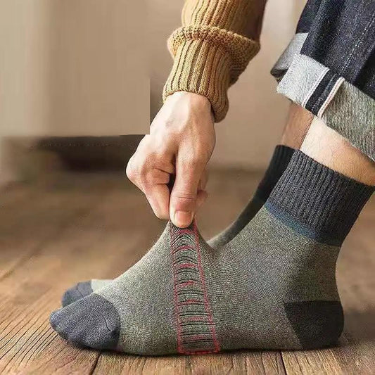 Five Pairs of Winter Men's Tube Socks Fashion Contrast Color Thick Warmth Antibacterial and Deodorant Sports Socks Inside and Outside