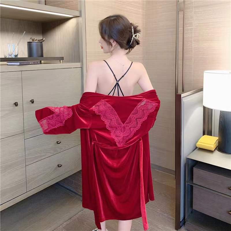 Women's Sexy Gold Velvet Pajamas Set Lace Hollow Sleeveless Suspender Nightgowns Chest Pad Nightdress Winter Sexy Two-piece Set Long Robes