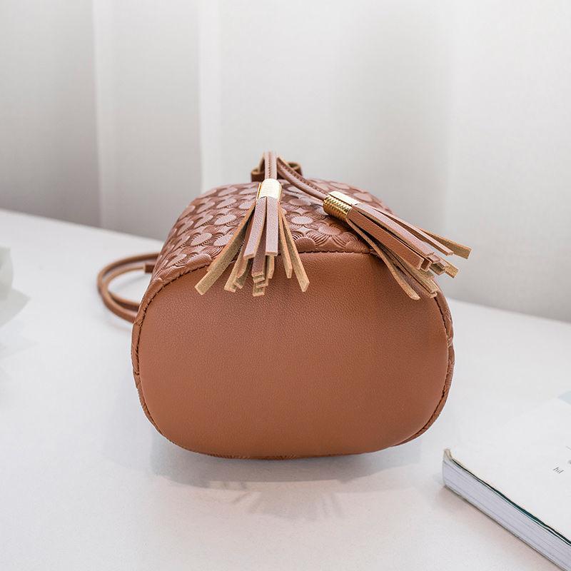Female Bag Fashion Trend Bucket Bag Mobile Phone Bag Shoulder Messenger Bag Female Bag Small Fresh Trendy Bag