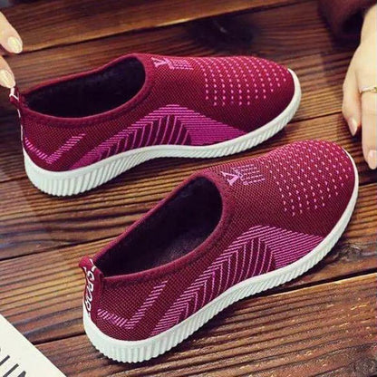 Women  Winter Velvet Cotton Shoes Non-slip Wear-resistant Sports Shoes Soft-soled Slip-on Cotton Boots