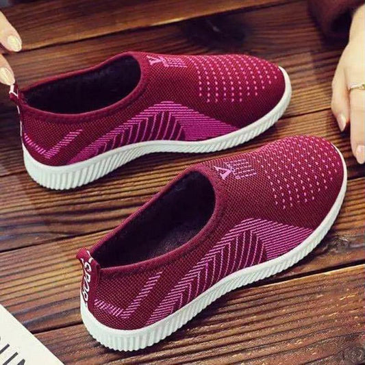 Women  Winter Velvet Cotton Shoes Non-slip Wear-resistant Sports Shoes Soft-soled Slip-on Cotton Boots