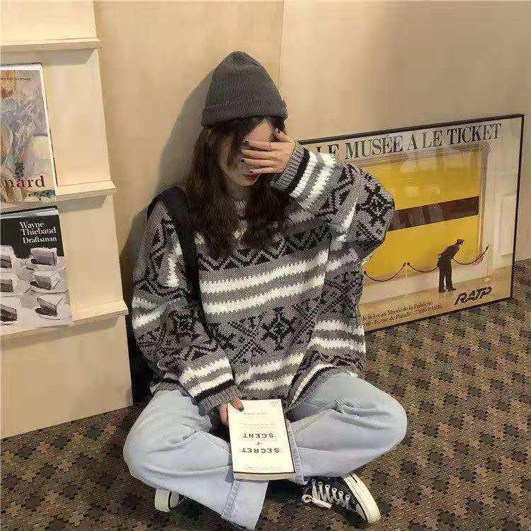 Autumn and Winter Stripe Long-sleeved Jacquard Sweater Loose Round Neck Female Sweater Wild