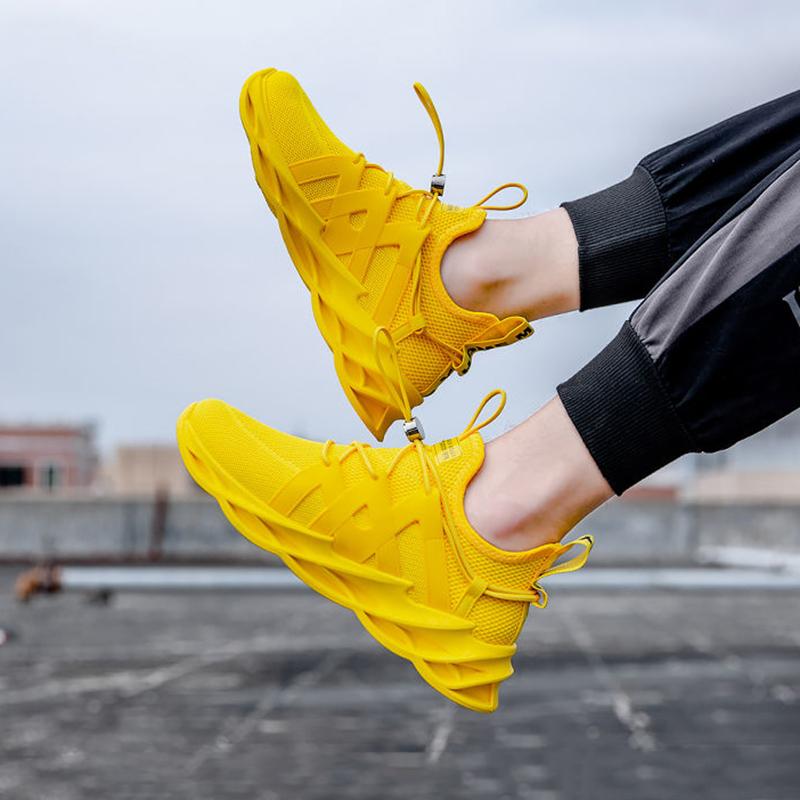 Trendy All-match Sports Casual Shoes Breathable and Deodorant Mesh Shoes Iron Horse Clearance Basketball Shoes