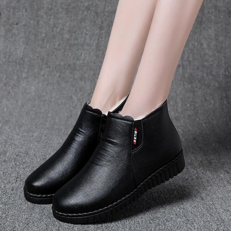Women's Boots Thickened Warm Middle-aged Elderly Cotton Shoes Women's Winter Shoes Plus Velvet Non-slip Flat Soft Bottom Comfortable Leather Shoes