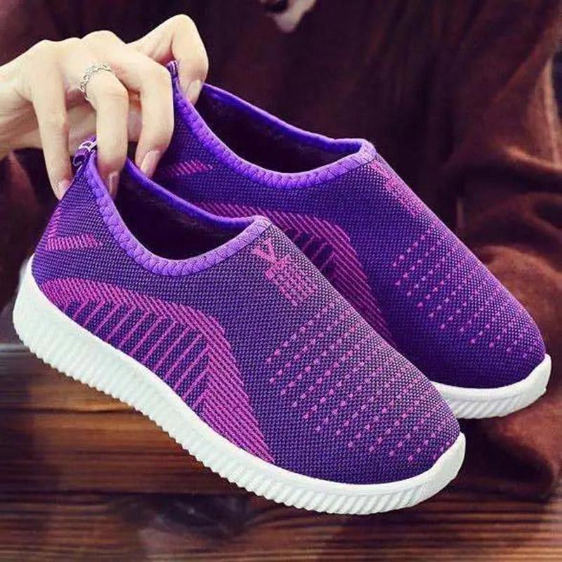 Women  Winter Velvet Cotton Shoes Non-slip Wear-resistant Sports Shoes Soft-soled Slip-on Cotton Boots
