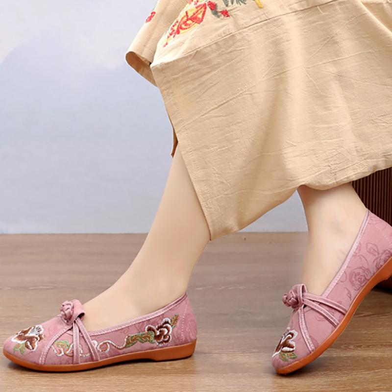 Old Beijing Cloth Shoes Women's Shoes Spring and Autumn Embroidered Shoes Women Flat Bottom Casual Ethnic Style Mother Shoes Women