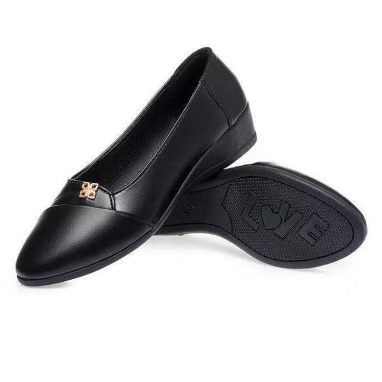 Soft Sole Mother's Shoes Women Flat Leather Shoes Wedge Women's Comfortable Low Heel Work Single Shoes