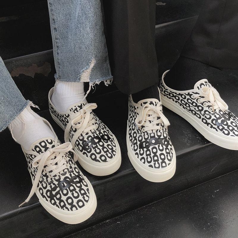 Couple Canvas Shoes Women Trainers 2020 Spring Flat Heel Preppy Style Men Sneakers Vulcanized Casual Shoes 35-44