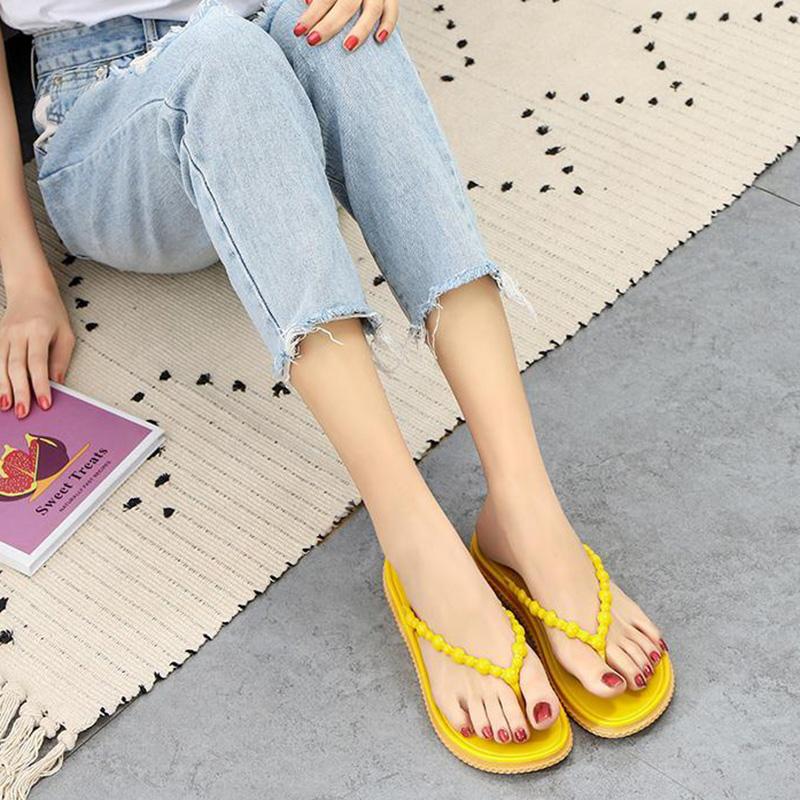 Summer Flip Flops Slippers Women's Thin Strap Non-slip Flat Slippers Beach Shoes Women's Soft Sole Slippers Home and Out Wear