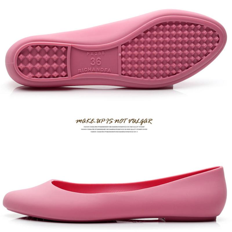 Ladies Sandals Summer Black Fashion PVC Material Crystal Jelly Gum Shoes Flat Heel Flat Cover Foot Non-Slip Rain Boots