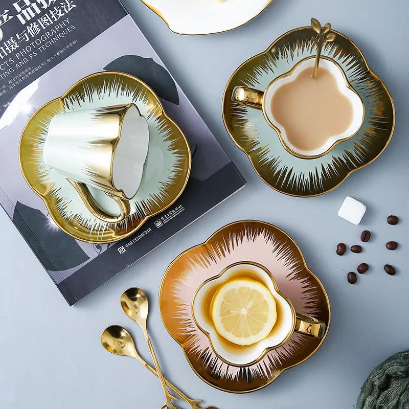 European-style Ceramic Coffee Cup Tracing Gold Cup and Saucer Set, Light Luxury British Flower Tea Cup, High-end Couple Gift Cup and Saucer