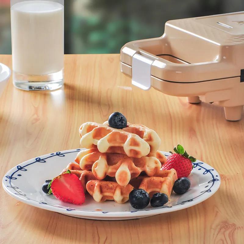 680W Frying and Grilling Machine Sandwich Making Machine Waffle Maker Kitchen Supplies with 5 Sets of Bakeware