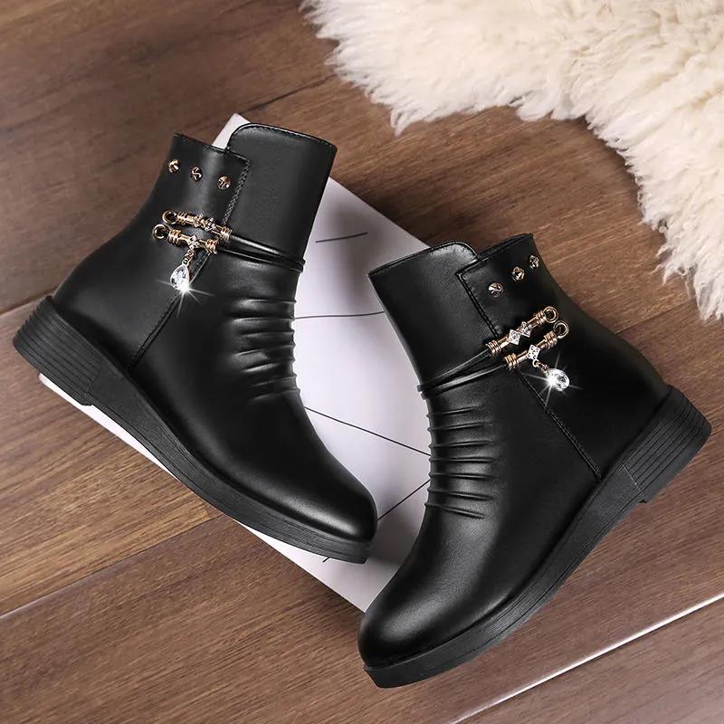 Women's Boots Autumn Winter Cotton Boots Soft Soled Short Boots Plus Velvet Flat Bottom Women's Leather Shoes Warm Middle-aged Elderly Women's Shoes