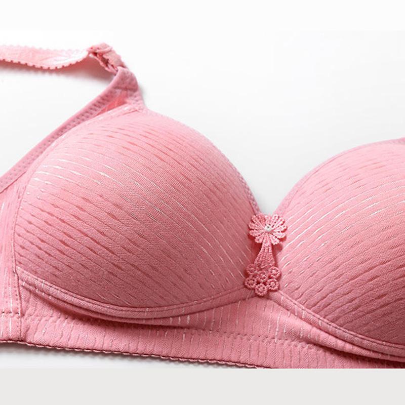 Thin, Breathable Large Size Bra Gather No Steel Ring Underwear Bra Lightweight Breathable Embroidered Pendant Comfortable and Soft