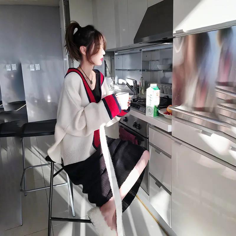 Women's Autumn Lazy Style Sweater Cardigan Loose Long-sleeved V-neck Sweater Stitching Color Sweater Coat Loose and Comfortable