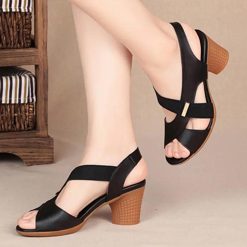 Ladies Summer Mid-heel Sandals Non-slip Comfortable Thick Heel Black Outer Wear Beach Shoes