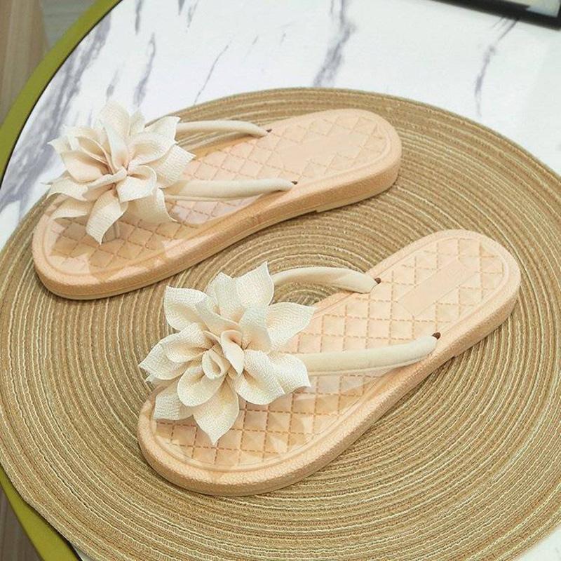 Wear Flat-bottomed Flip Flops and Thick-bottomed Sandals In Summer Women's Flower Slippers Women's Seaside Beach Non-slip Holiday Flip-flop Sandals