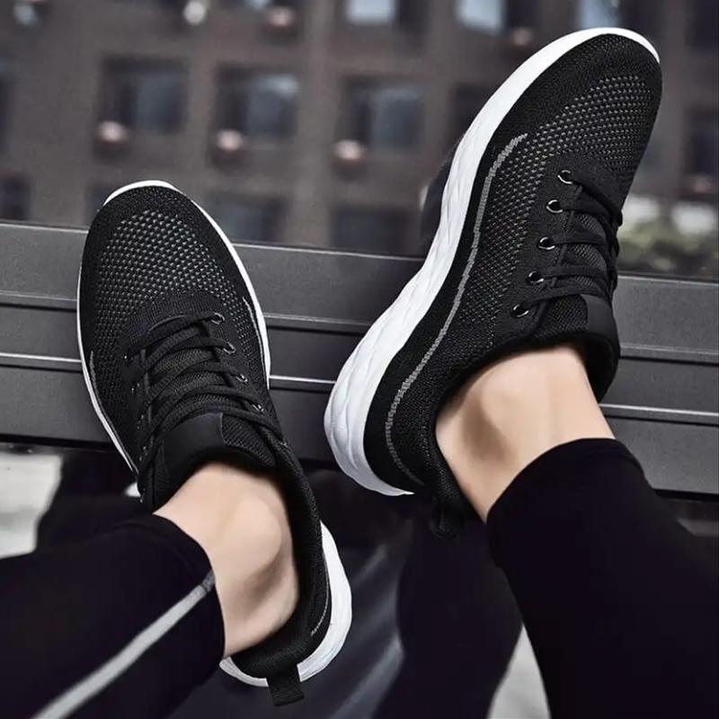 Men's Breathable Sports Shoes Versatile Casual Running Shoes Mesh Flyknit Men's Shoes