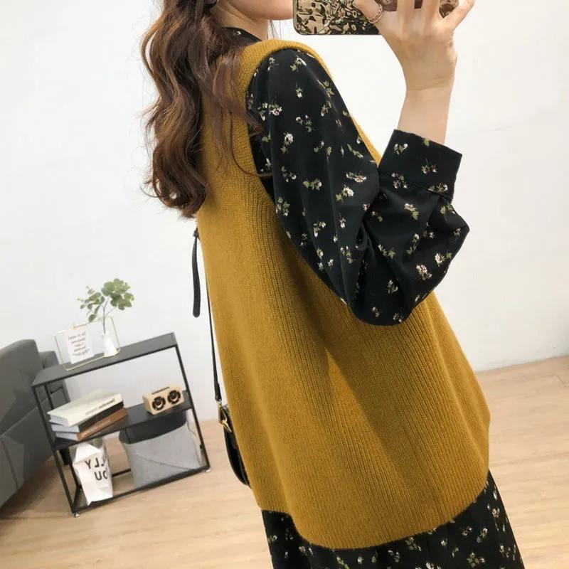 Retro V-neck Knitted Vest Women Spring and Autumn Waistcoat All-match Loose Vest Jacket