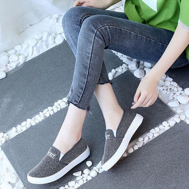 Women Summer Light Shoes Female Breathable Cloth Flat Shoes Non Slip Soft Sole Versatile Antiskid Casual Shoes