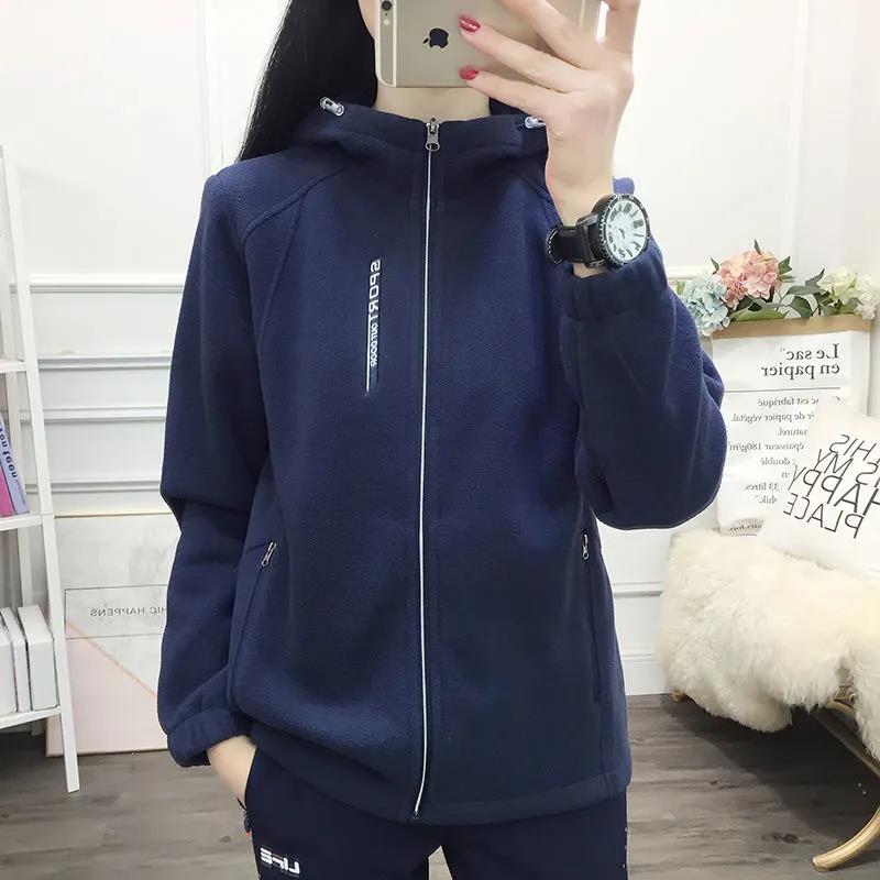 Outdoor Ladies Fleece Jacket Winter Thickened Warmth Casual Mountaineering Hooded Zipper Jacket Suitable for Women