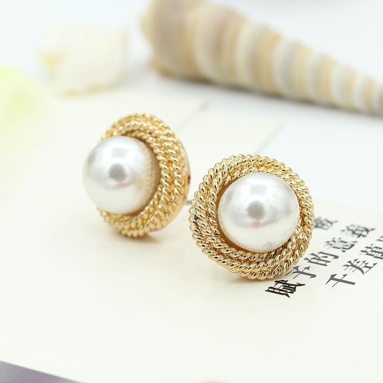 Simple and Versatile Earrings Round Metal Rotating Three-dimensional Pearl Stud Earrings