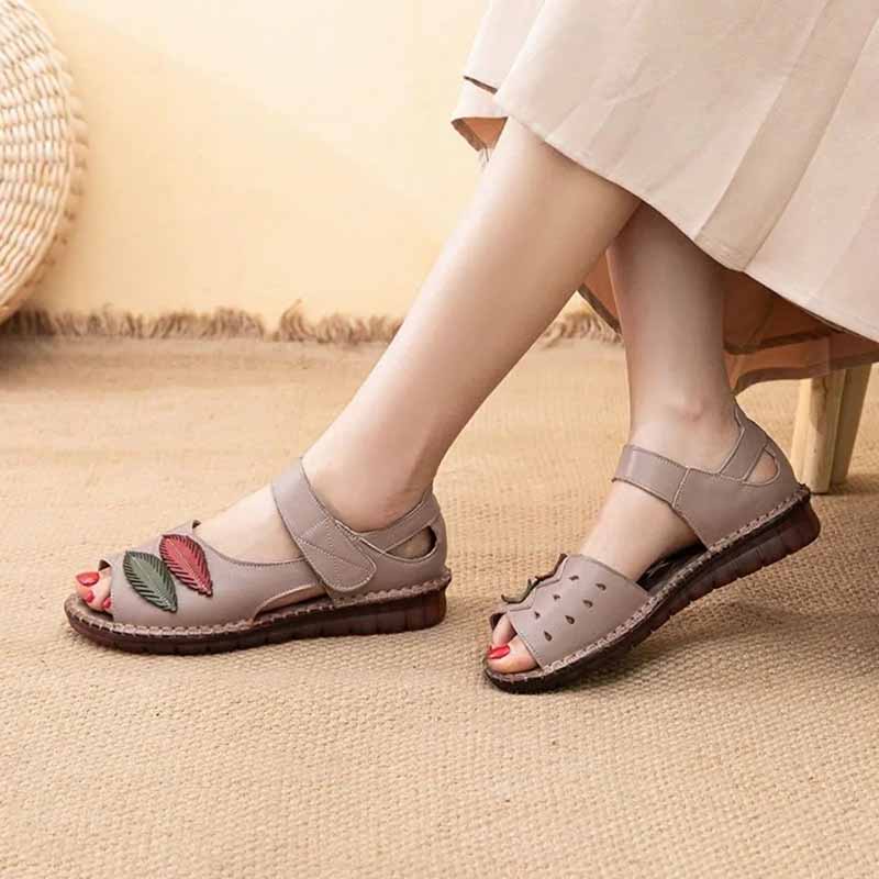 Summer Sandals Women's Popular Flat-bottomed Tendon Soft-soled Mother Shoes Women's Middle-aged and Elderly Beach Shoes