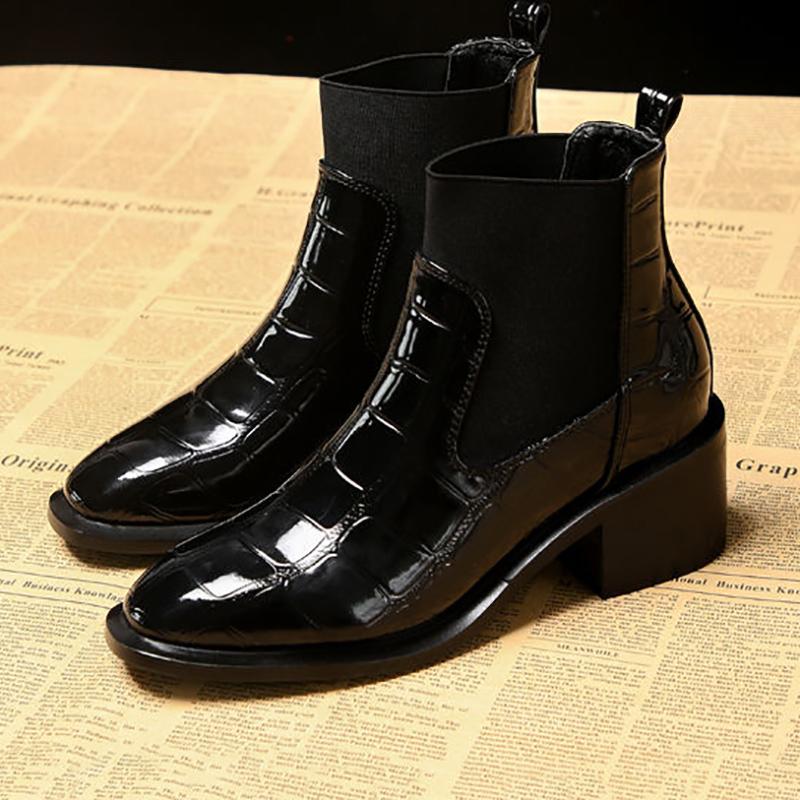 Autumn and Winter Boots Flat Square Toe Fashion Boots Korean Thick-heel Martin Boots