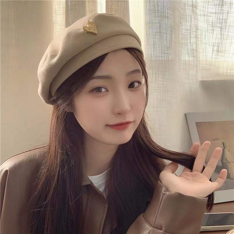 Ladies Beret Hat Vintage Woolen Retro Metal Heart Painter Hat Solid Sweet Cute All-match Beret Cap High Quality Beanies Cap