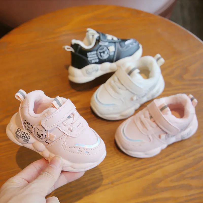 Winter 0-2 Years Old Soft Soled Men's and Women's Treasure Walking Shoes Plush Warm Leather Children's Casual Shoes Anti Slip Children's Sports Shoes