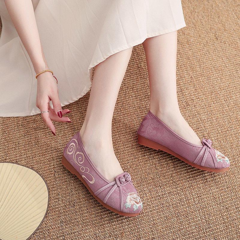 Old Beijing Flat Shoes All-match Female Embroidered Shoes Square Dance Shoes Ethnic Style Hanfu Shoes Casual Cloth Shoes