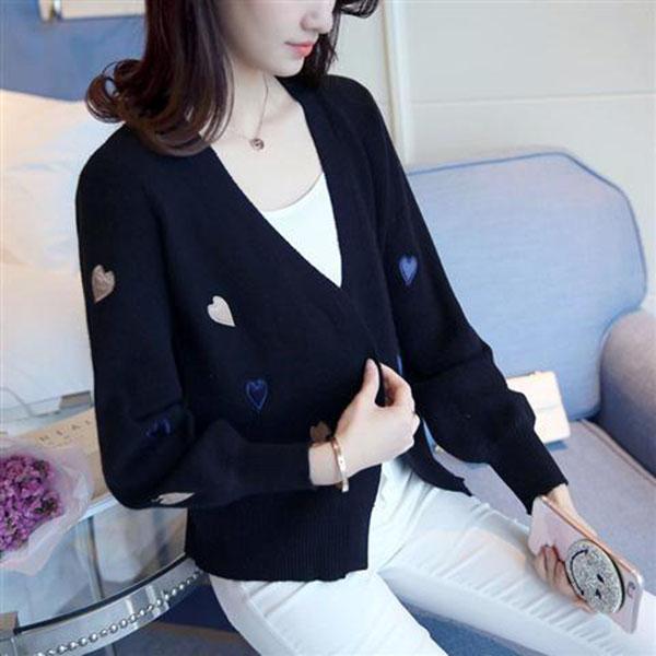 Spring and Autumn Fashion Simple Coat V-neck Loose Cardigan Top Love Pattern Female Sweater