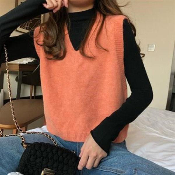 Spring and Autumn Fashion Vest Sweater Waistcoat Short Vest Knitted Simple Female Jacket