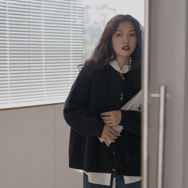 Retro Red Horn Buckle New Autumn and Winter Sweater Women's Knitted Cardigan Jacket Women Loose Outer Wear Korean Version of All-match