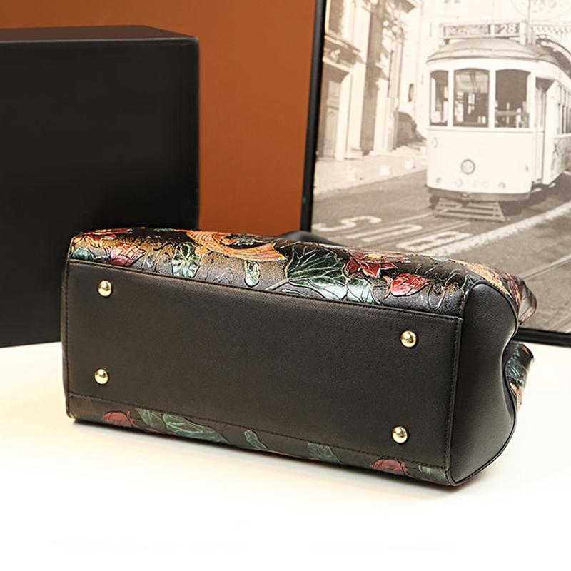 Female Bag Ethnic Style Large-capacity Retro Carved Leather Bag Middle-aged Mother Handbag Shoulder Bag