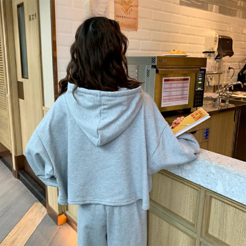 Sports and Leisure Suit Women's Spring and Autumn Hooded Long-sleeved Sweater Loose Wide-leg Trousers Fashion Two-piece Set