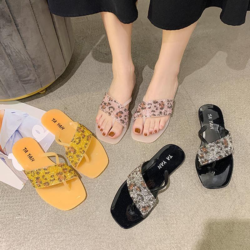 Plastic Crystal Slippers Women Wear Non-slip Sandals Slippers Rhinestone Herringbone Fashion All-match Crystal Shoes Please buy the bigger one
