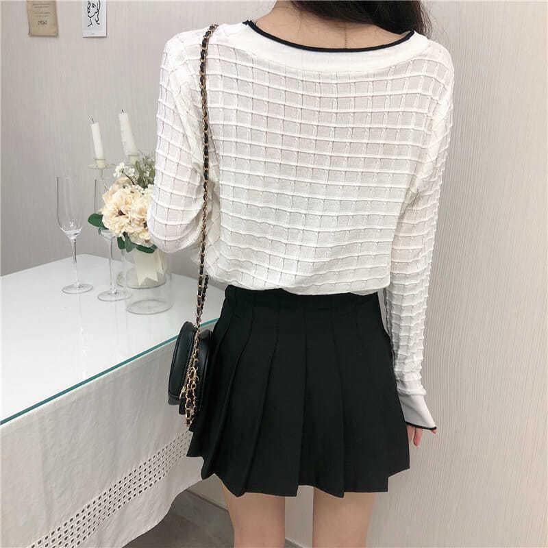 Retro French Loose Skin-friendly Sweater Short V-neck Thin Western-style Plaid Long-sleeved Sweater Top Women